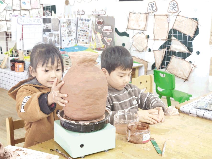 小小巧手體驗(yàn)?zāi)嗨軜啡? />
					</a>
                    <a href=